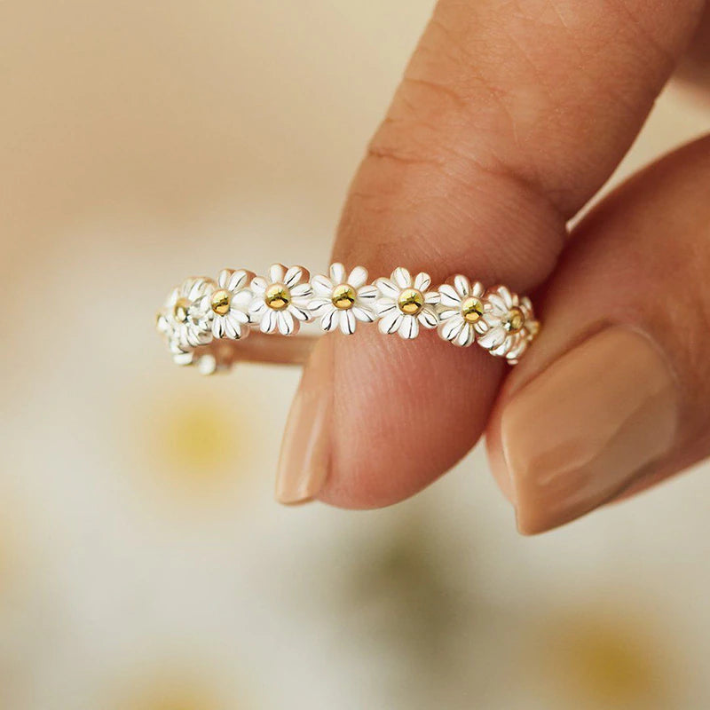Sweet Daisy Flower Ring